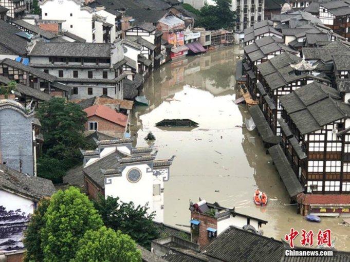 对于“不讲道理”的家庭，千万别觉得是什么讲爱。趁早离开才是幸福之道。否则，悔之晚矣!!